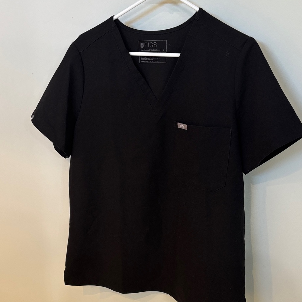 Figs Womens Black V-Neck Shirt